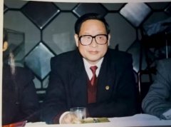 两只骆驼间才能感遭到一点点暖意